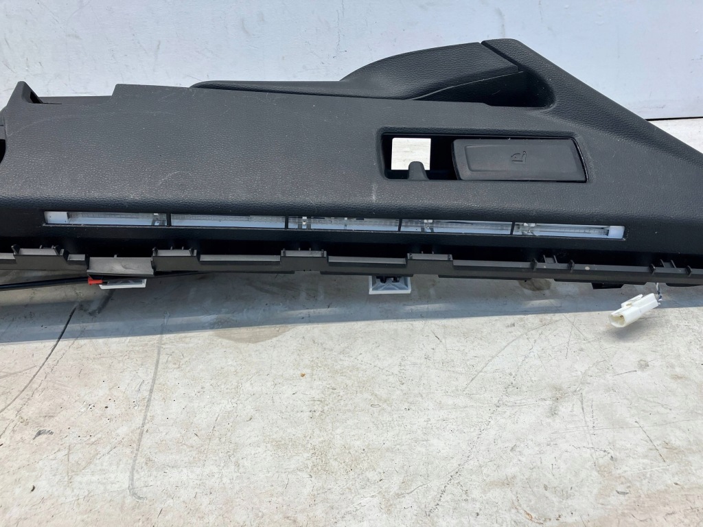 Corolla e21 универсал обшивка багажника góra правая правый с led ручка в Украине