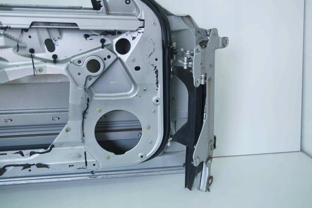 Двері молдинг декоративна ліва петля колір 744 mercedes cl w215 Недорого