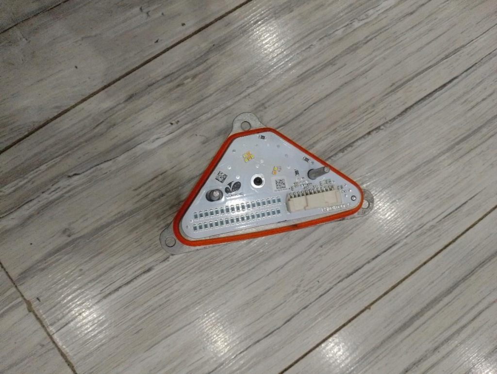 Купити Блок запалювання модуля led лівий renault twingo 3 00210953