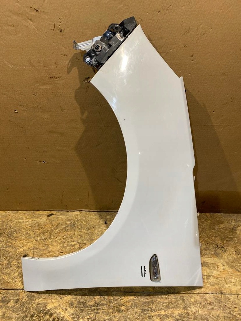 фото №1, Opel zafira c крыло перед передний левый z40r