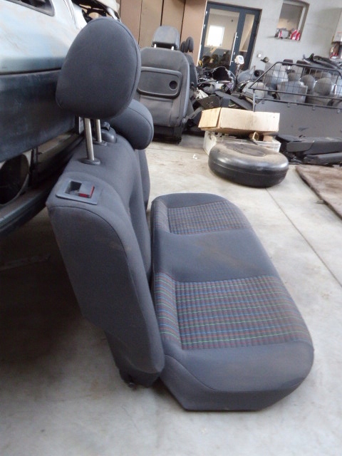 фото №8, Polo iv 9n lift 05-09 заднє сидіння задня підголівники ручка кронштейн pas isofix