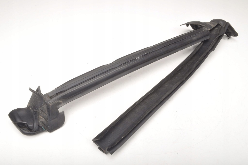 фото №1, Ferrari california f149 молдинг стекло задняя левая