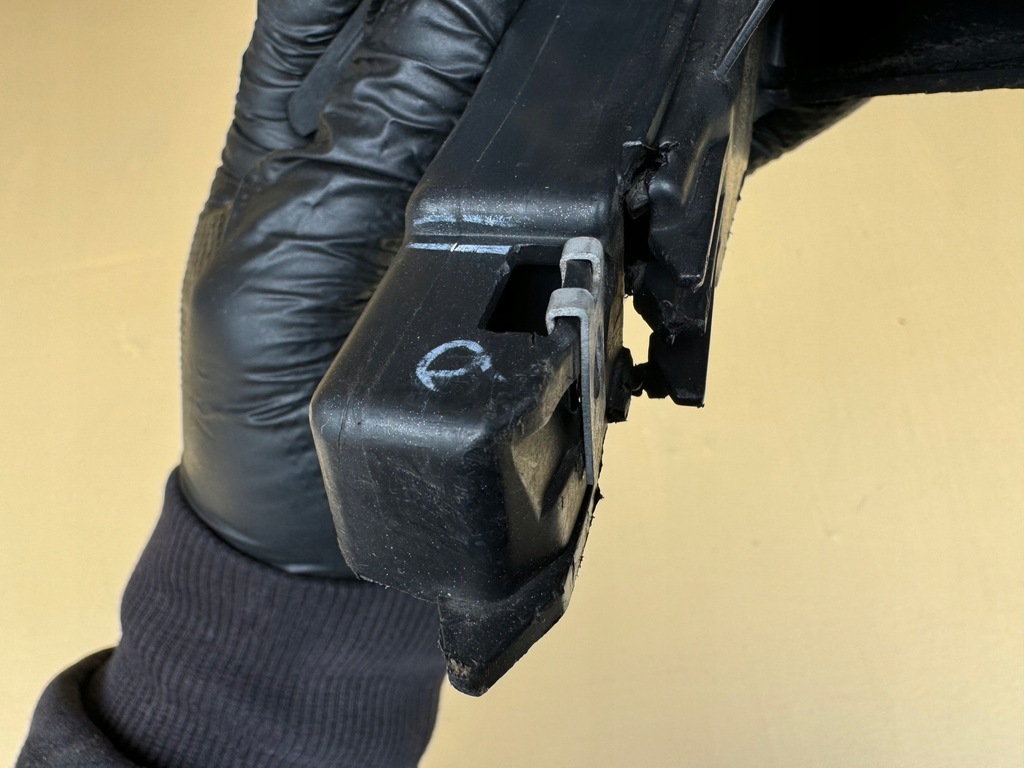 фото №12, Mercedes s-klasa w222 13-20r направляющая усилитель бампера правое a2228850321