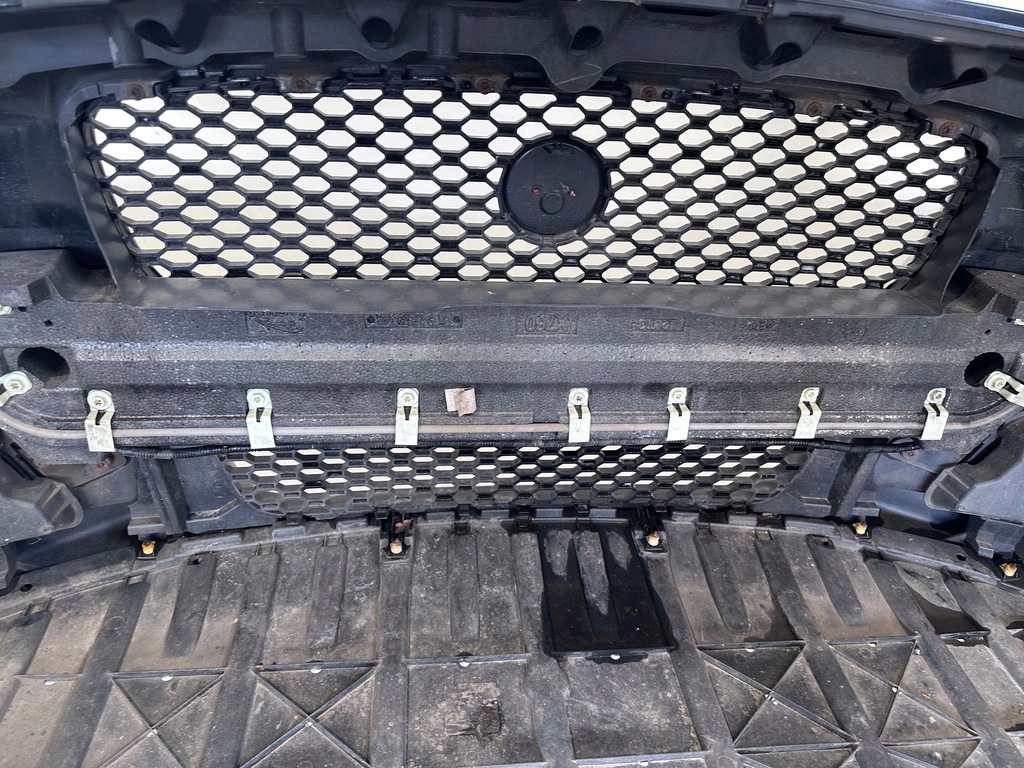 фото №11, Jaguar xe бампер перед передний r-sport