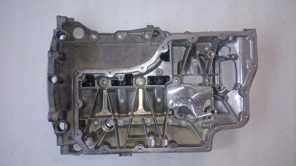 Купить Поддон масляная 2.0 tfsi q5 дневные 06l103603ag