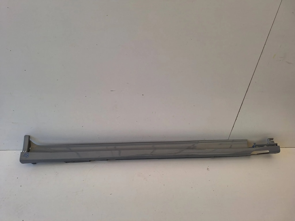 фото №1, Bmw x3 g01 молдинг порог правая 8064808 оригинал