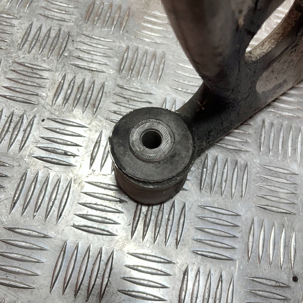 фото №6, Нижний рычаг передний правый volkswagen passat b6 2006 3c0407153b