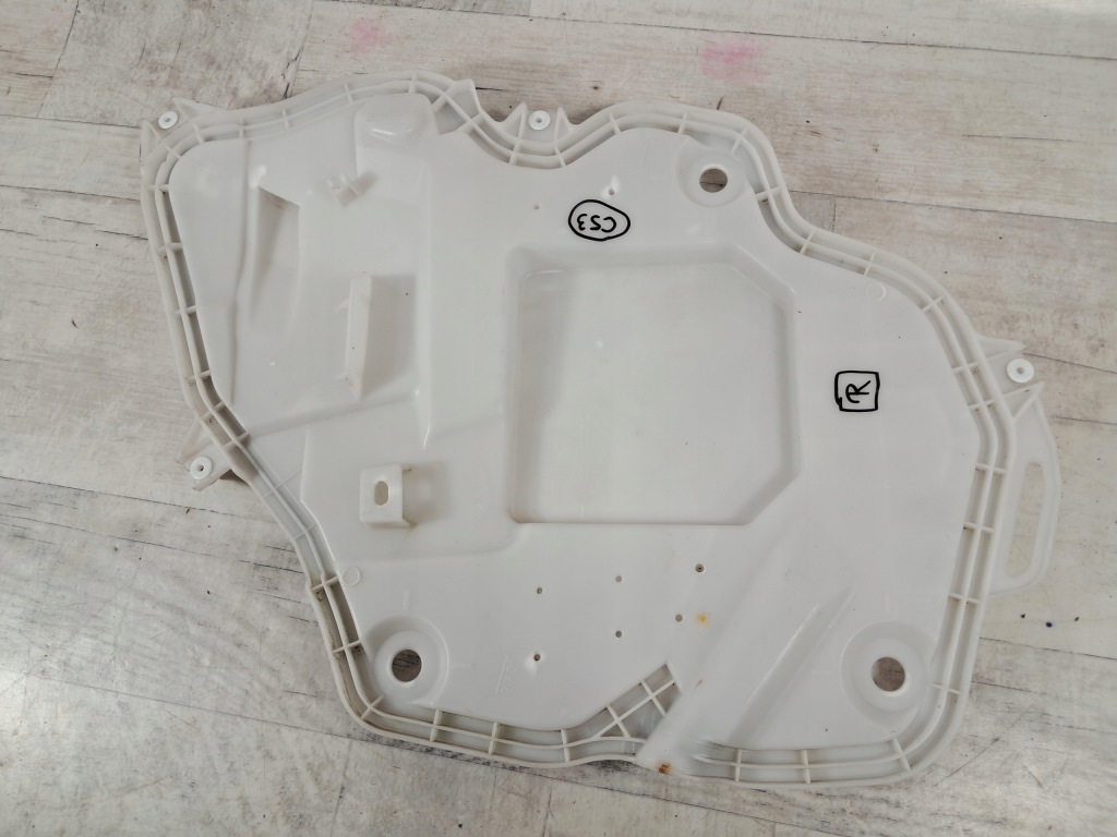 Купить Toyota yaris cross шумоизоляция дверь правый перед 67831-k0010