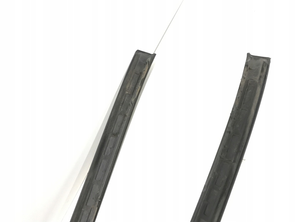 фото №7, Dodge nitro молдинг скло перед права лобове