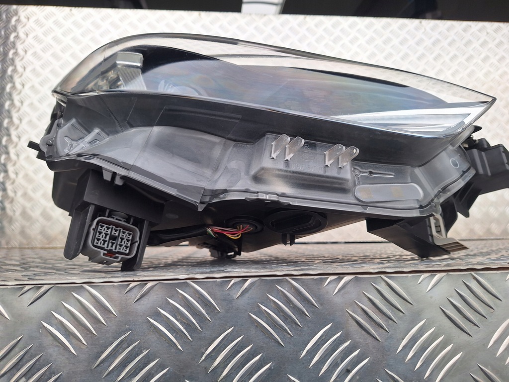 фото №10, Mazda cx3 cx3 лампа права перед full led ładna