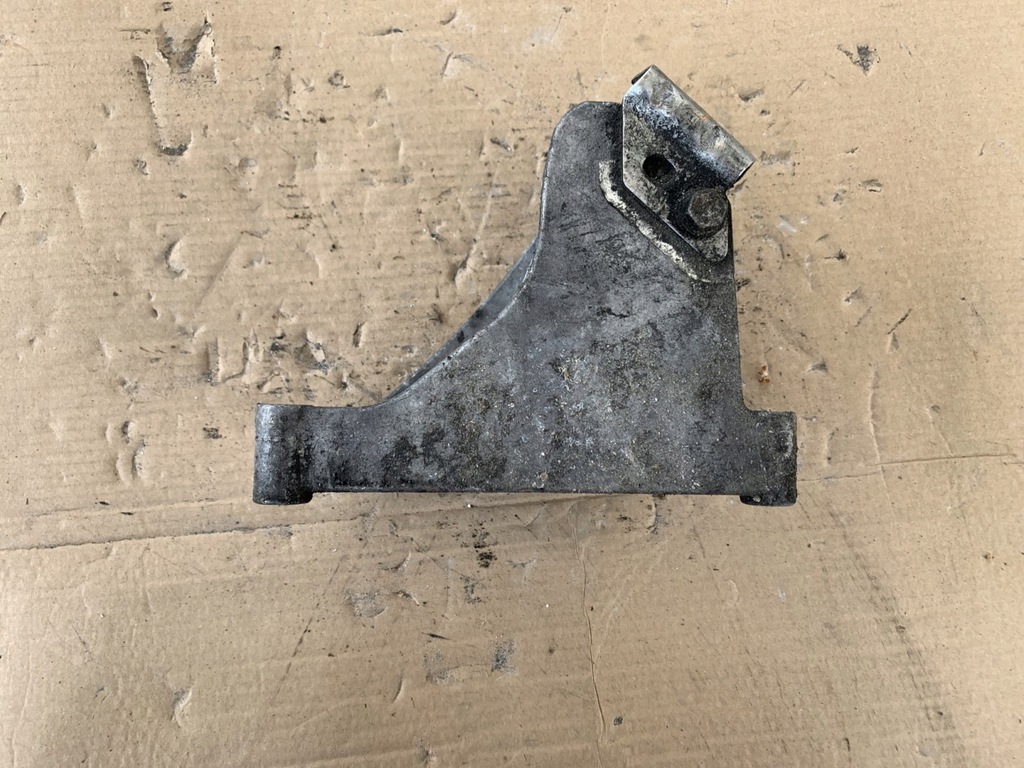 фото №1, Кронштейн кронштейн egr master ii 2.5 dci 8200686637