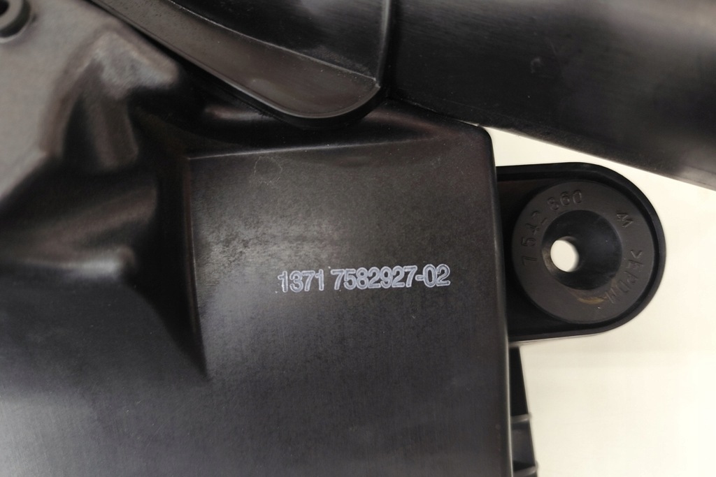 фото №12, Корпус фільтра повітря bmw 3 coupe e92 7582927 2.0l дизель 135kw 2013