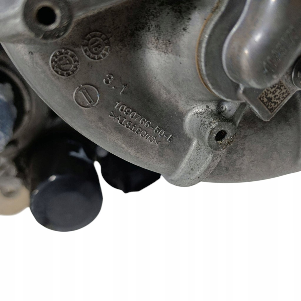 Tesla model 3 2018 з задній двигуни повний Зі Шроту