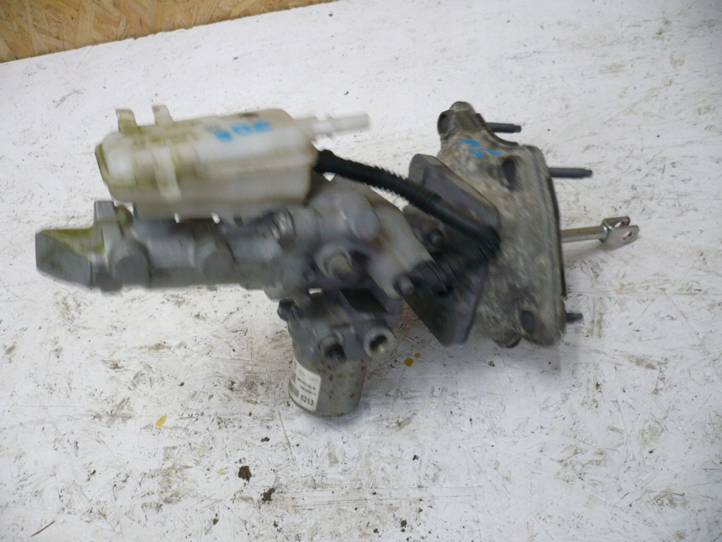 фото №1, Renault zoe насос тормозная 460115213r