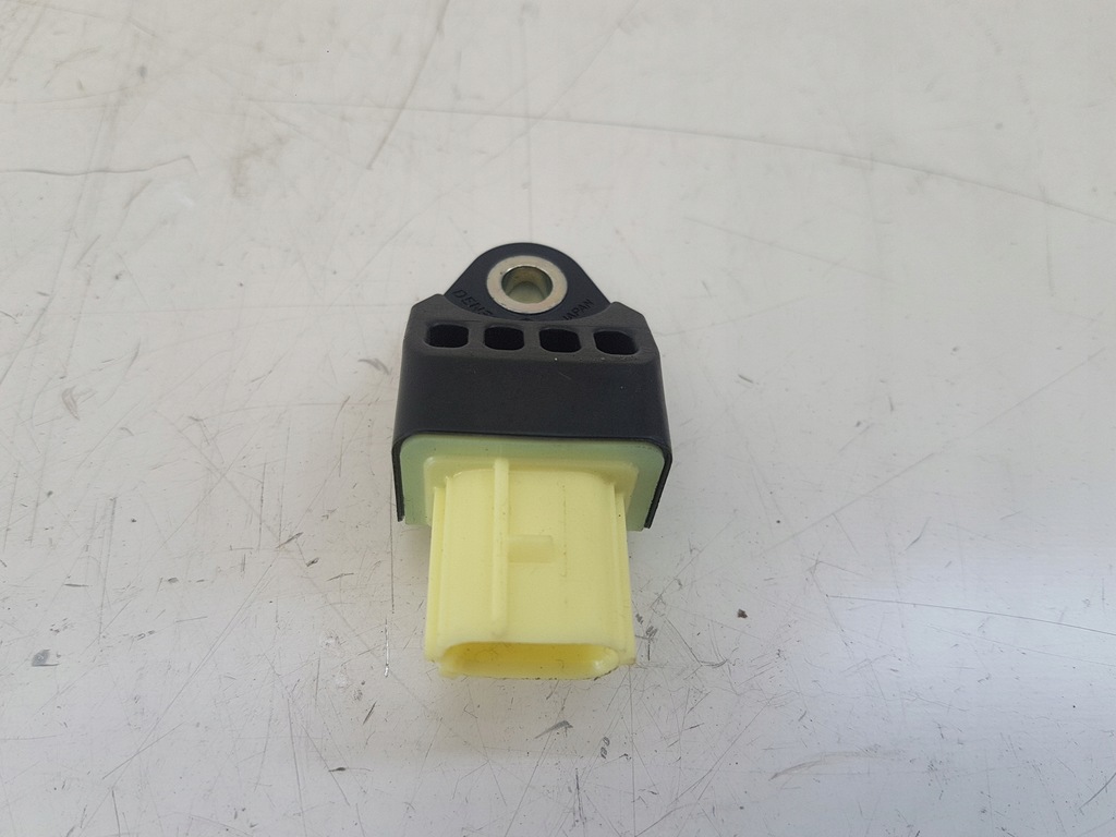 фото №1, Датчик ударный левый перед toyota prius iii