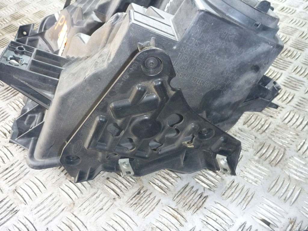 фото №4, Направляющая кронштейн лампы ford f150 super cab 2015-