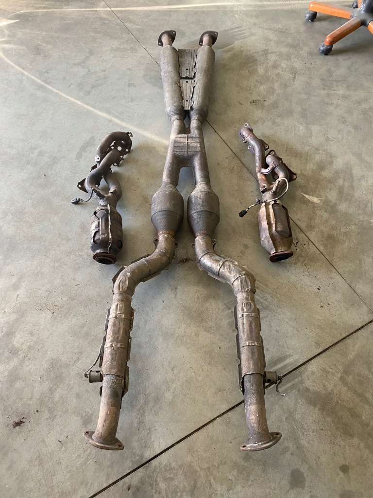 фото №1, Lexus ls 460 h комплект катализаторы