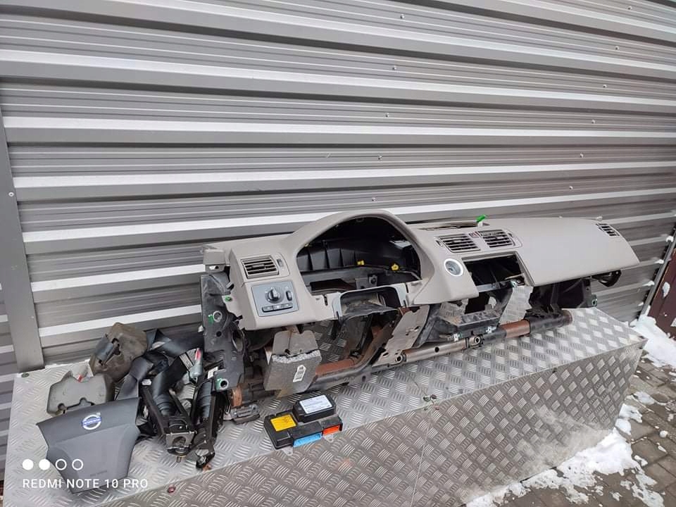 фото №1, Volvo v50 s40 ii подушки безопасности воздушные ремни консоль