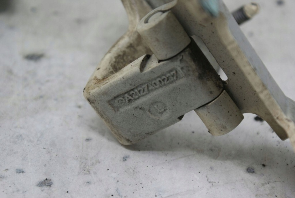 фото №3, Mercedes w212 петля крышки правый задняя a2127400237