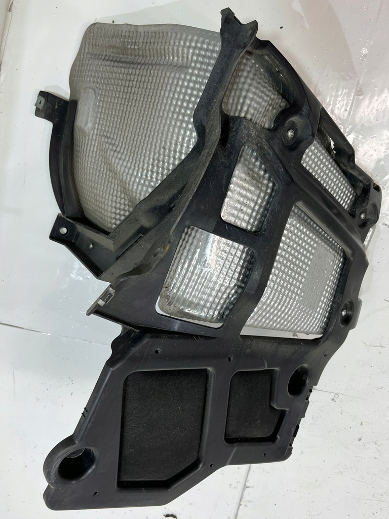 фото №1, Напрямна бампера правий задня panamera 970 4s комплект