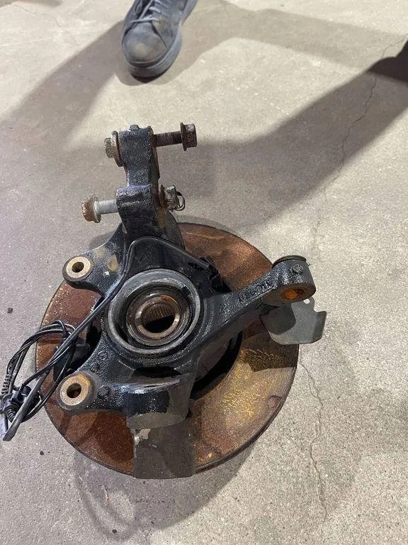 Поворотний кулак передня права mercedes-benz vito фургон w447 a4473300120 1.5l Київ