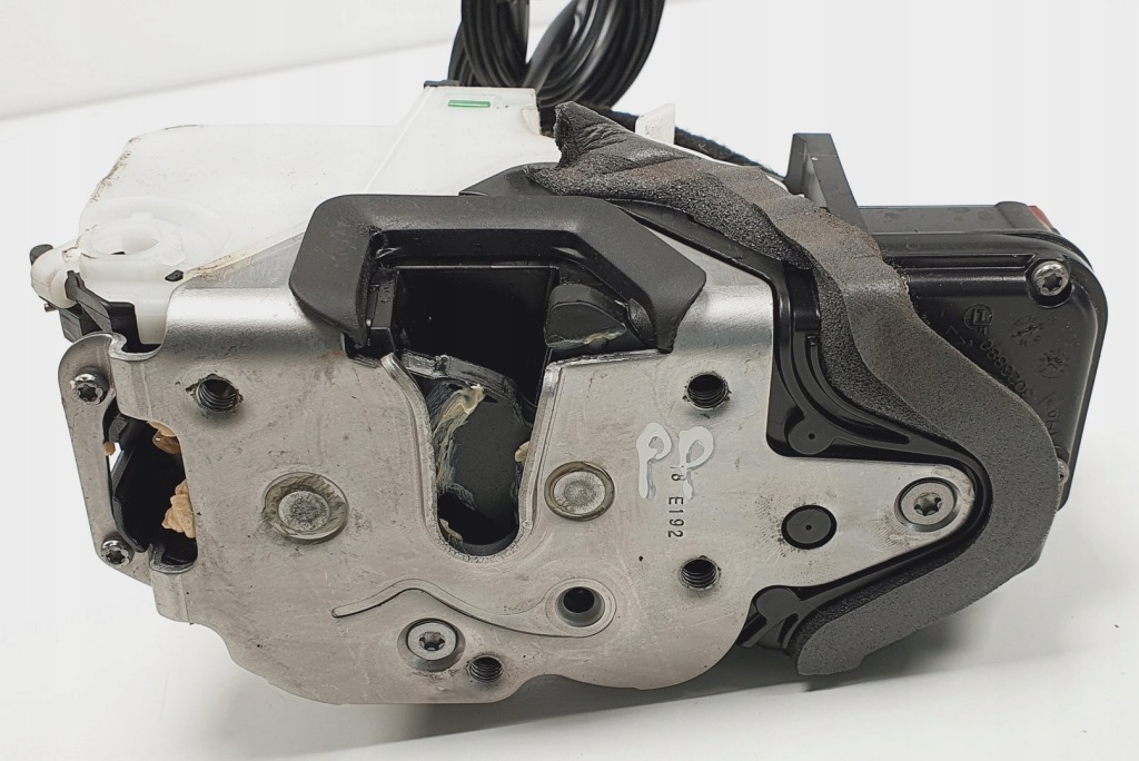 Купить Замок дверь правый opel adam 13579523 европа