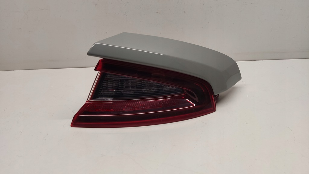 фото №1, Kia stinger gt лампа правая задняя led задняя правый