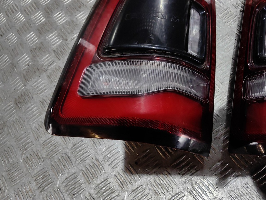 фото №7, Dodge ram 5 v 19+ 1500 лампа правый задняя задняя правая ciemn тонированная 68262532ag