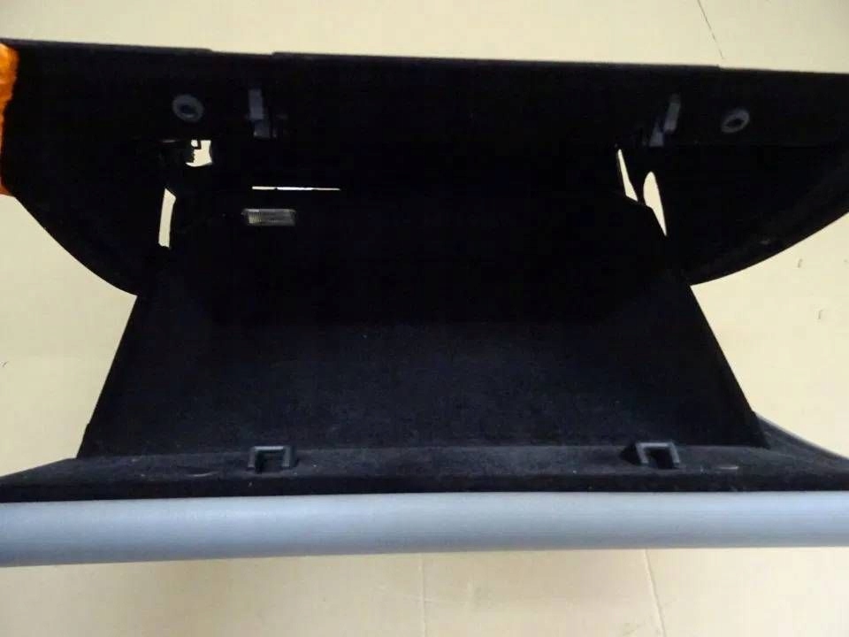 Купити Бардачок пасажира vw phaeton 3d1857131 nr103