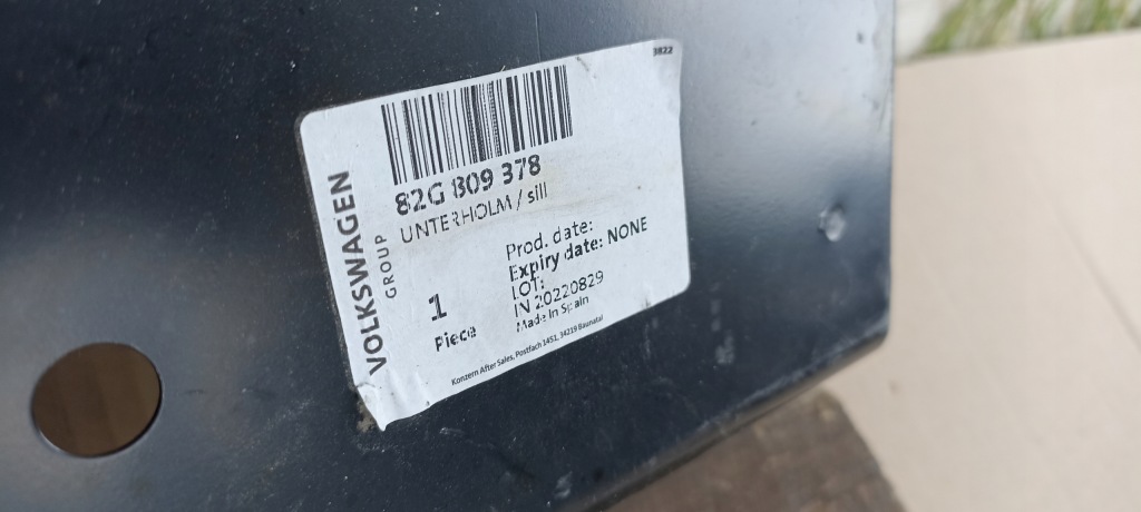 Порог левый обшивка audi a1 82g809378 2g4810610 new с Разборки