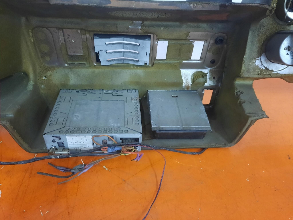 фото №9, Mercedes t1 приборная панель приборная приборная панель консоль