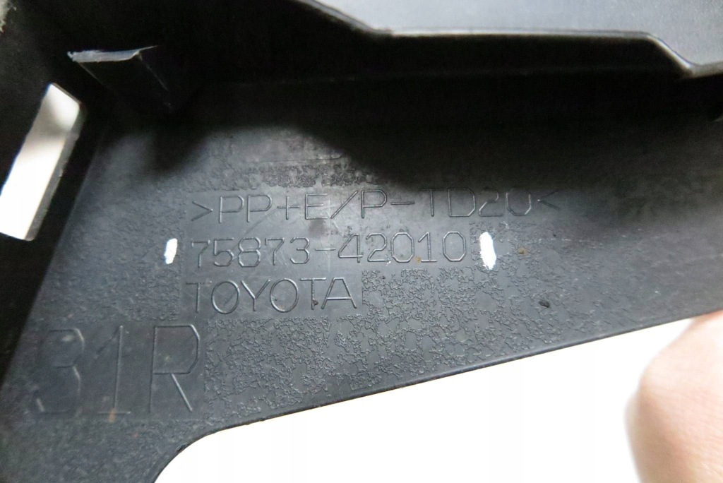 фото №9, Toyota rav4 v молдинг крыла правый задняя задняя правая 75873-42010