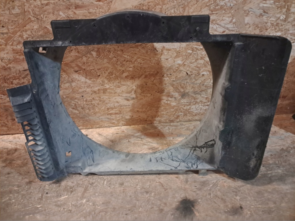 Защита вентилятора mercedes w123 2,4d 1235051855 Оригинал