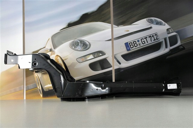 фото №1, Porsche 996 лонжерон задня, l