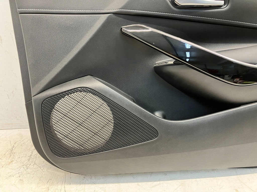 фото №6, Corolla e21 обшивка обивка дверь передних правый перед кожа led