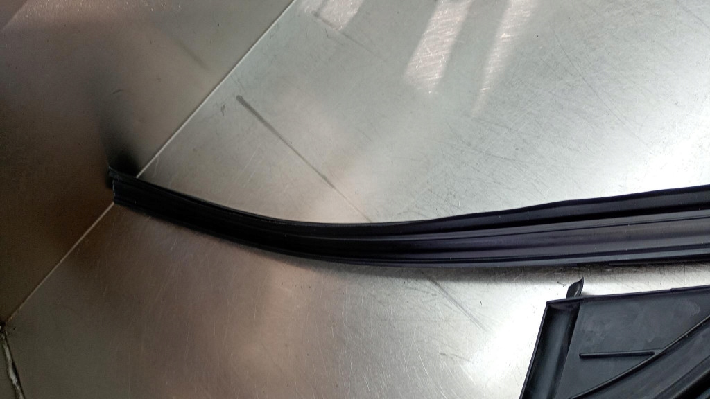 фото №13, Молдинг дверь перед левая оригинальный номер 31108872 volvo v60 ii s60 iii 18-25r nowa