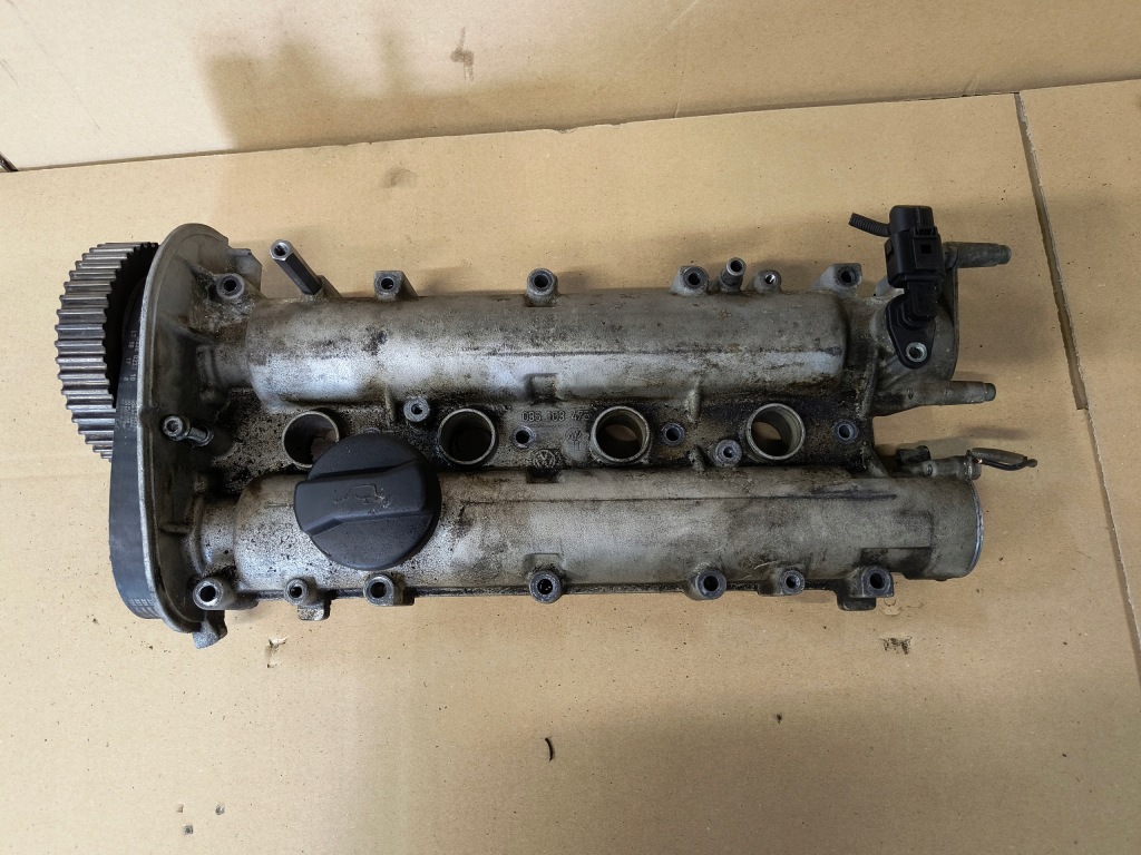 Купити Кришка клапанів вали vw golf iv 1.4 бензин 036103475aq