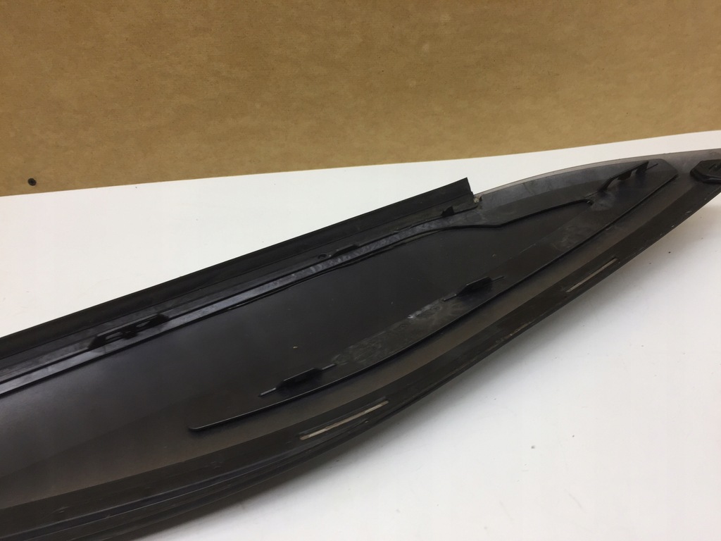 фото №9, Bmw i3 молдинг дахова права