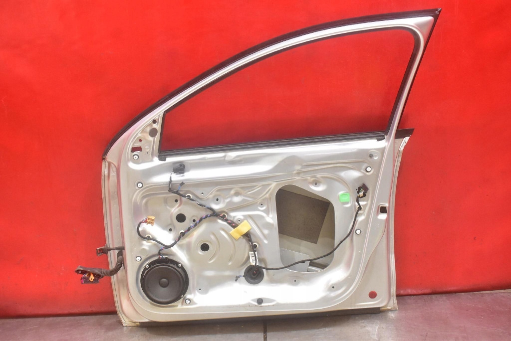 фото №14, Двері праве перед передні la7w skoda rapid 5d hb 12-17