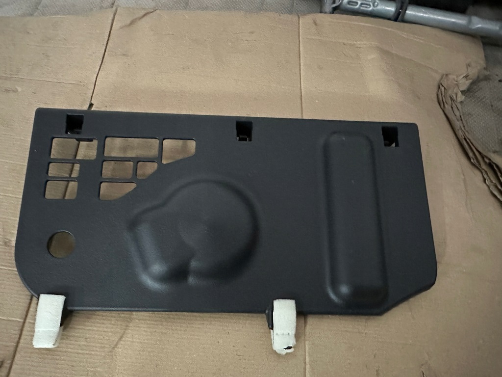 фото №1, Kia niro ii захист заглушка права низ панелі консолі