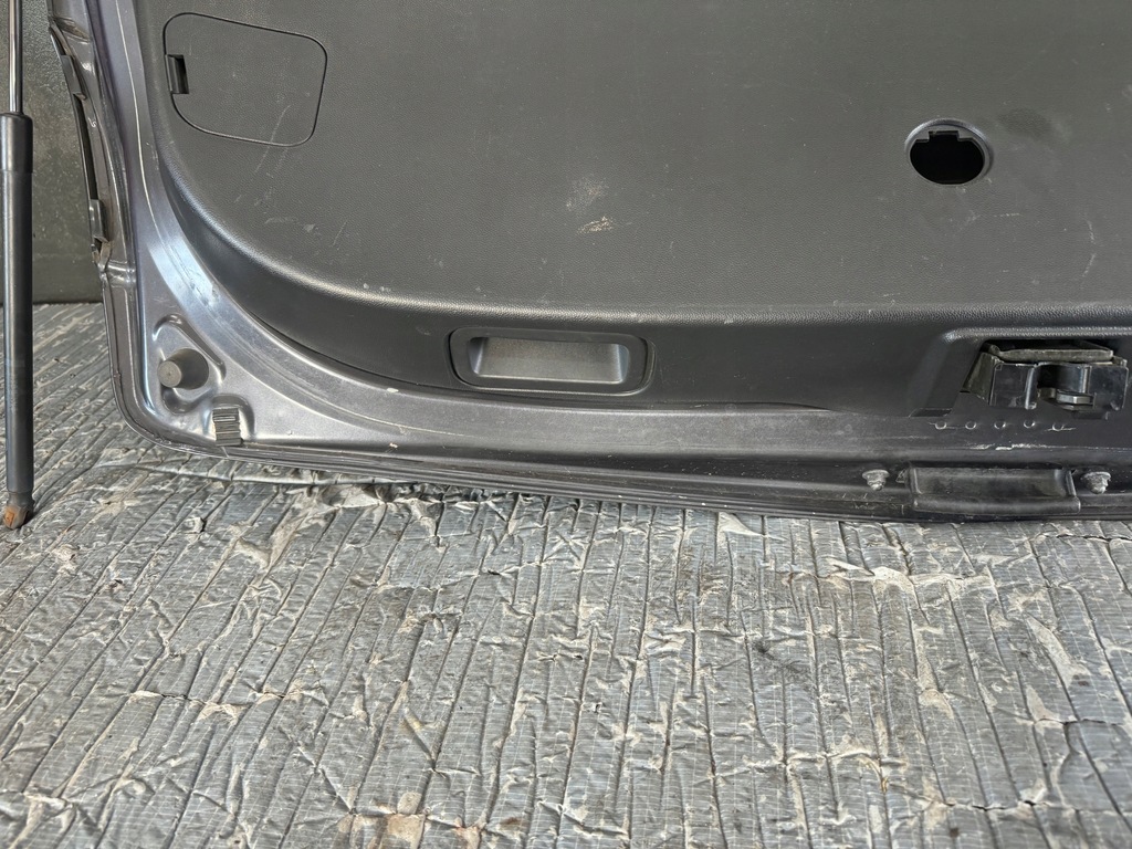 фото №8, Кришка багажника задня mazda 3 hb