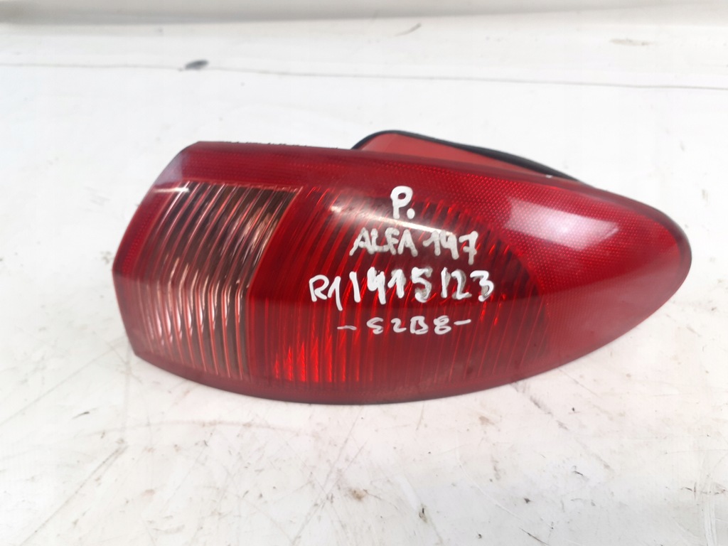 фото №3, Alfa romeo 147 лампа задняя правая w крыло