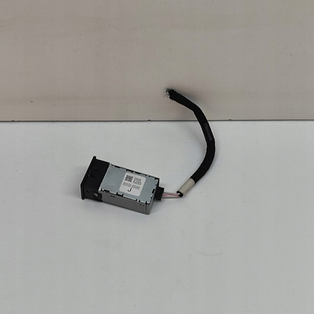 фото №6, Toyota bz4x 2024 разъём / соединитель usb