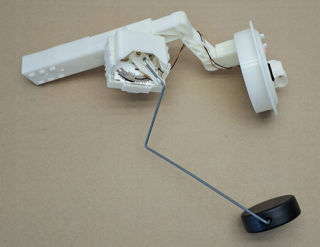 фото №2, Оригинал renault датчик уровня топлива 7700840829