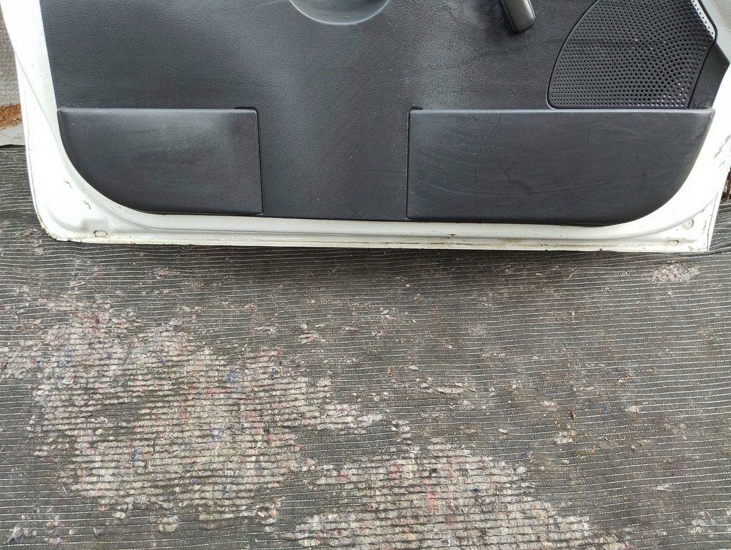 фото №9, Двері ліва citroen c2 білий скло