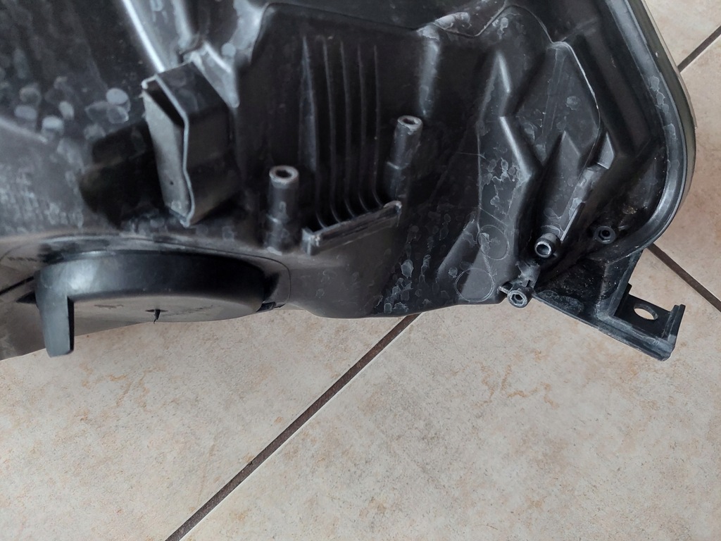 фото №6, Правая лампа - линза - czarna - renault captur