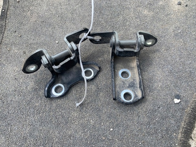 фото №1, Петли дверь peugeot 108 citroen c1 ii l- p задняя