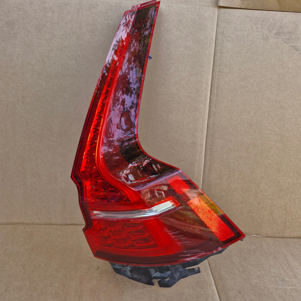 фото №1, Volvo v60 ii 2017 лампа задня задня права 32291359