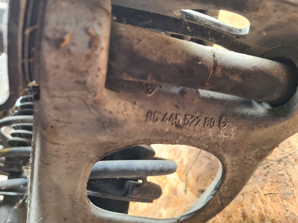 фото №8, Mcperson поворотный кулак левый перед peugeot 407