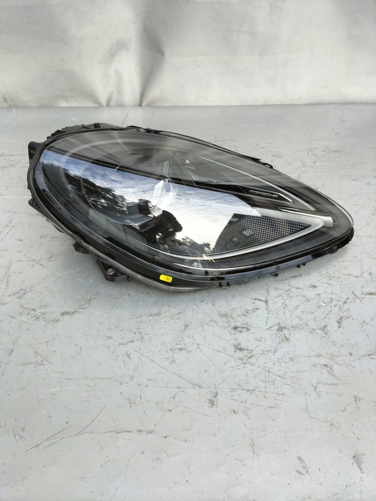 Фонари левая правый  full led porsche macan 2022 95b рестайлинг  idealnie в Украине